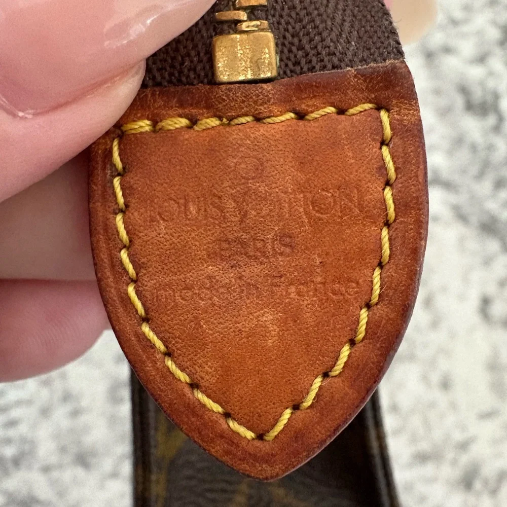 LV toiletry 15 - Picture 4 of 9